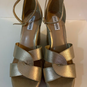 PERFECT GOLDEN WEDGES
